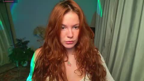 Snapshot of elsie_ginger chatting on 10-08-25, 10:18 Elsie online show from 10-08-25, 10:18