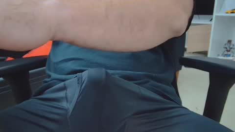 Snapshot of eltanke2206 chatting on 10-21-25, 05:57 alexgarg online show from 10-21-25, 05:57