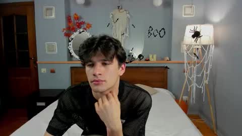 Snapshot of elvano_et chatting on 10-26-25, 08:15 Elvano online show from 10-26-25, 08:15