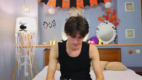 Snapshot of elvano_et chatting on 10-30-25, 06:15 Elvano online show from 10-30-25, 06:15