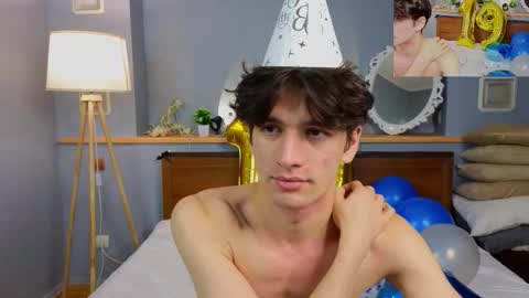 Snapshot of elvano_et chatting on 11-13-25, 11:20 Elvano online show from 11-13-25, 11:20