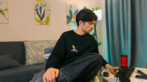 Snapshot of elvano_et chatting on 11-21-25, 07:23 Elvano online show from 11-21-25, 07:23