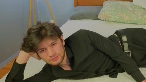 Snapshot of elvano_et chatting on 11-30-25, 05:17 Elvano online show from 11-30-25, 05:17