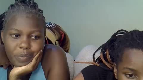 Snapshot of elvier_pretty chatting on 01-12-26, 08:14 flo online show from 01-12-26, 08:14