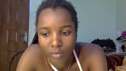 Snapshot of elvier_pretty chatting on 01-19-26, 01:15 flo online show from 01-19-26, 01:15