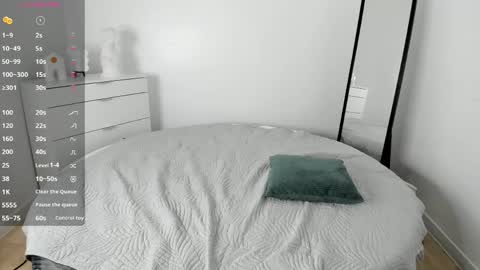 Erica  online show from 04-01-26, 01:34