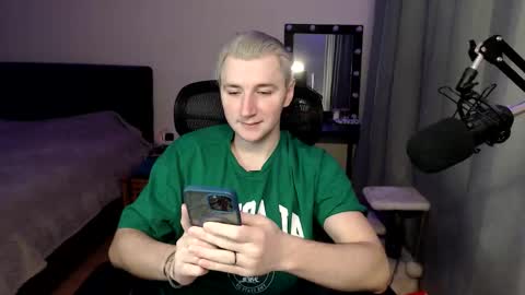 Snapshot of elvin_vaenight chatting on 11-16-25, 10:15 Elvin Vaenight online show from 11-16-25, 10:15