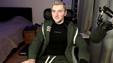 Snapshot of elvin_vaenight chatting on 11-30-25, 11:42 Elvin Vaenight online show from 11-30-25, 11:42