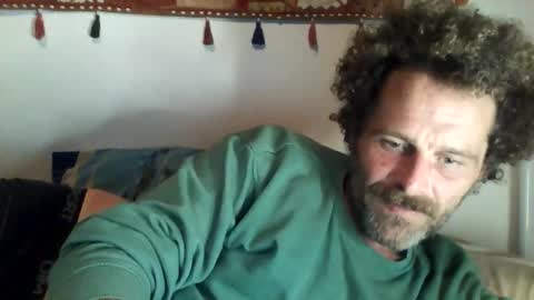 Snapshot of elyjahoye chatting on 10-13-25, 09:26 elyjahoye online show from 10-13-25, 09:26