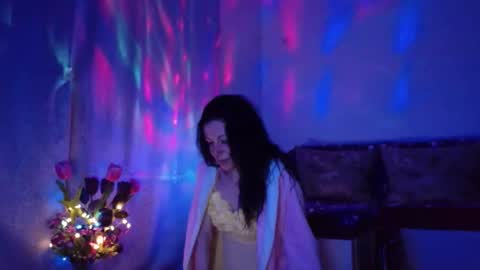 Snapshot of elysasun chatting on 01-28-25, 11:17 Elisa online show from 01-28-25, 11:17