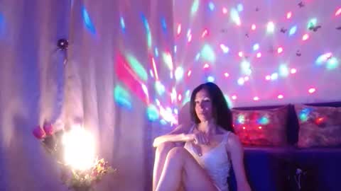 Elisa online show from 04-18-26, 06:45