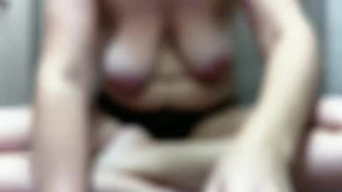 Snapshot of elyseblue chatting on 10-16-25, 04:30 elyseblue online show from 10-16-25, 04:30