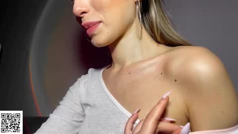 Elysia online show from 10-23-25, 10:08