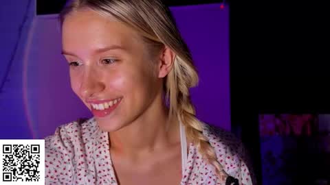 Elysia online show from 11-10-25, 10:42