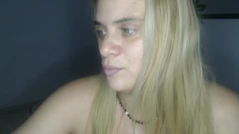 Snapshot of elza_blonde chatting on 02-18-25, 06:58 E L Z A online show from 02-18-25, 06:58