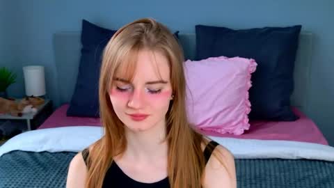 Snapshot of elza_hofffman chatting on 05-06-26, 04:34 Chloyka online show from 05-06-26, 04:34