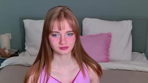 Snapshot of elza_hofffman chatting on 05-14-26, 06:04 Chloyka online show from 05-14-26, 06:04