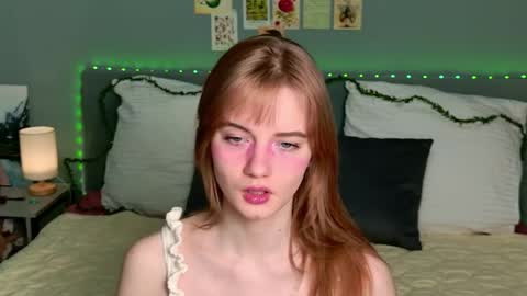 Snapshot of elza_hofffman chatting on 06-01-26, 06:53 Chloyka online show from 06-01-26, 06:53