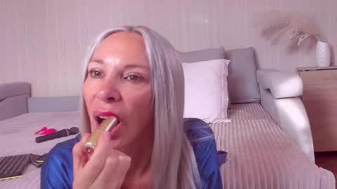 Snapshot of elza_mature chatting on 10-20-25, 08:26 Elza online show from 10-20-25, 08:26