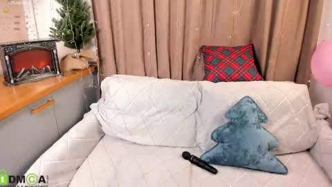 Snapshot of elzaglower chatting on 12-20-24, 08:28 Elza online show from 12-20-24, 08:28