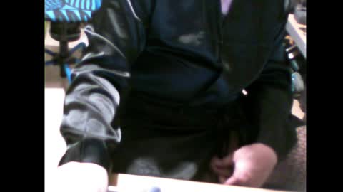 Em online show from 04-18-26, 07:07