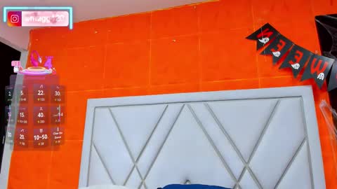 ema_grey1 online show from 10-30-25, 05:57