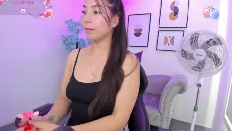 Ema louisx  online show from 02-08-25, 04:57