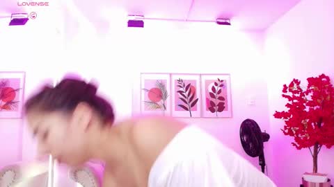 Ema louisx  online show from 03-20-26, 12:10