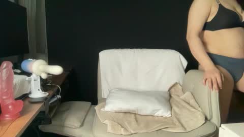 Ema Love online show from 02-10-26, 01:10