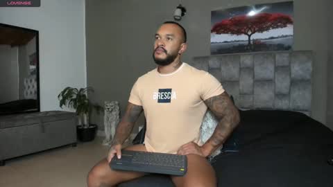 Snapshot of emanuelspencer chatting on 01-30-25, 04:58 emanuelspencer online show from 01-30-25, 04:58
