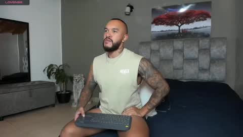 Snapshot of emanuelspencer chatting on 02-13-25, 03:24 emanuelspencer online show from 02-13-25, 03:24