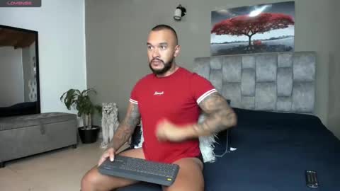 Snapshot of emanuelspencer chatting on 02-15-25, 07:38 emanuelspencer online show from 02-15-25, 07:38