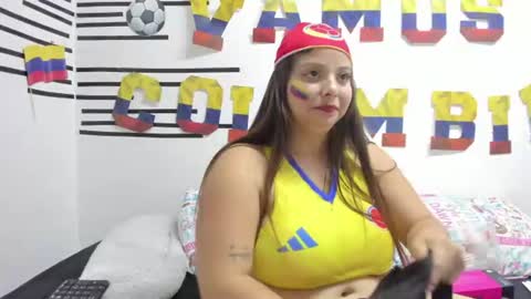 Snapshot of emawalker_ chatting on 06-27-26, 08:25 Ema Walker online show from 06-27-26, 08:25