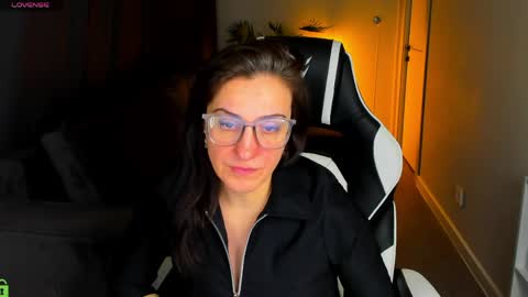Snapshot of ember_winchester chatting on 04-17-26, 01:30 Ember online show from 04-17-26, 01:30