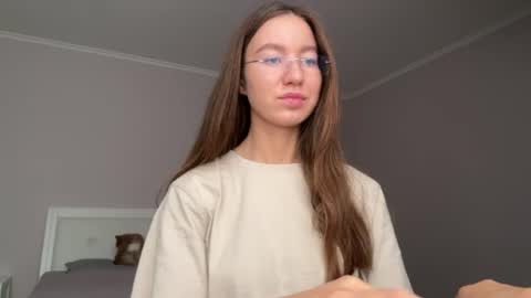 Snapshot of emberfamn chatting on 07-11-26, 01:14 Alina online show from 07-11-26, 01:14