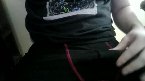 Snapshot of emberrush chatting on 11-18-25, 08:24 Ember online show from 11-18-25, 08:24