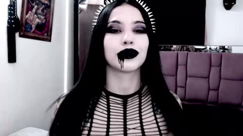 Snapshot of emearld_black chatting on 01-25-25, 09:04 Emerald Black online show from 01-25-25, 09:04