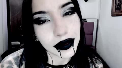 Snapshot of emearld_black chatting on 01-30-25, 12:16 Emerald Black online show from 01-30-25, 12:16