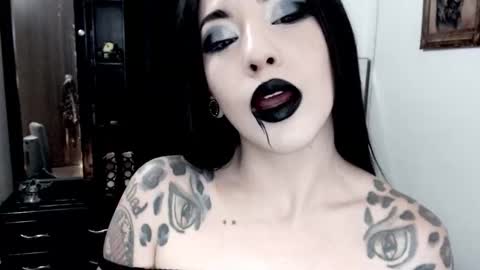 Snapshot of emearld_black chatting on 09-29-25, 04:50 Emerald Black online show from 09-29-25, 04:50