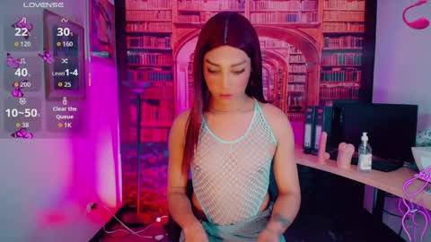 Snapshot of emeli_roushot chatting on 04-29-26, 11:36 Emeli online show from 04-29-26, 11:36