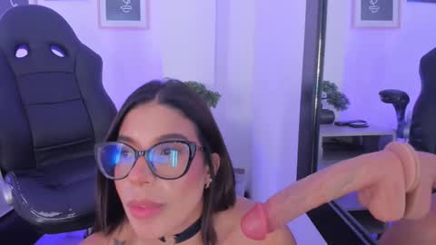 emelie_89 online show from 03-03-25, 06:22