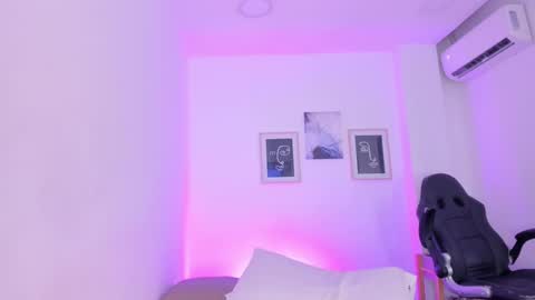 emelie_89 online show from 03-07-25, 03:07