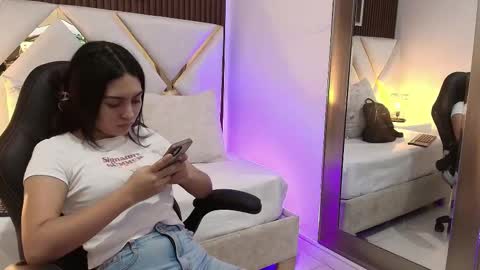 Emily  online show from 01-10-26, 02:57