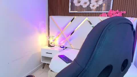 Emily  online show from 06-21-26, 04:15