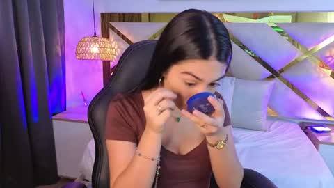 Snapshot of emelie_ch_ chatting on 06-27-26, 06:07 Emily online show from 06-27-26, 06:07