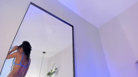 Emely online show from 10-18-25, 11:33