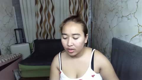 Snapshot of emely_slutxxx chatting on 12-17-25, 06:08 Emely online show from 12-17-25, 06:08