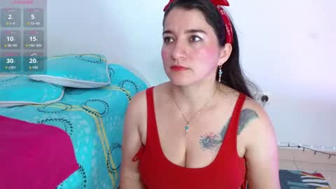 Snapshot of emelyross_ chatting on 06-22-26, 01:08 emely ross online show from 06-22-26, 01:08