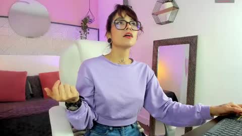 Snapshot of emeralda_co chatting on 10-28-25, 12:19 Esmeralda online show from 10-28-25, 12:19