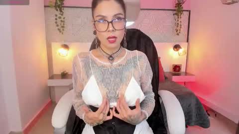 Snapshot of emeralda_co chatting on 11-04-25, 12:26 Esmeralda online show from 11-04-25, 12:26